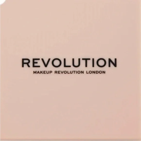 Makeup Revolution Brown and Cream Bronzer & Contour Palette Medoum - Picture 2 of 5